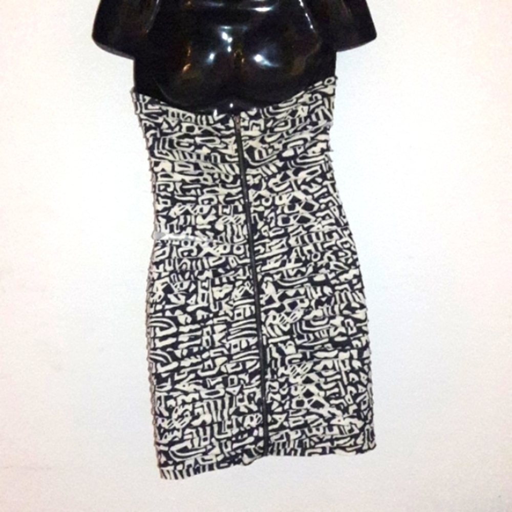 Strapless Fitted Graphic Print Mini Dress, Large - Picture 7 of 8